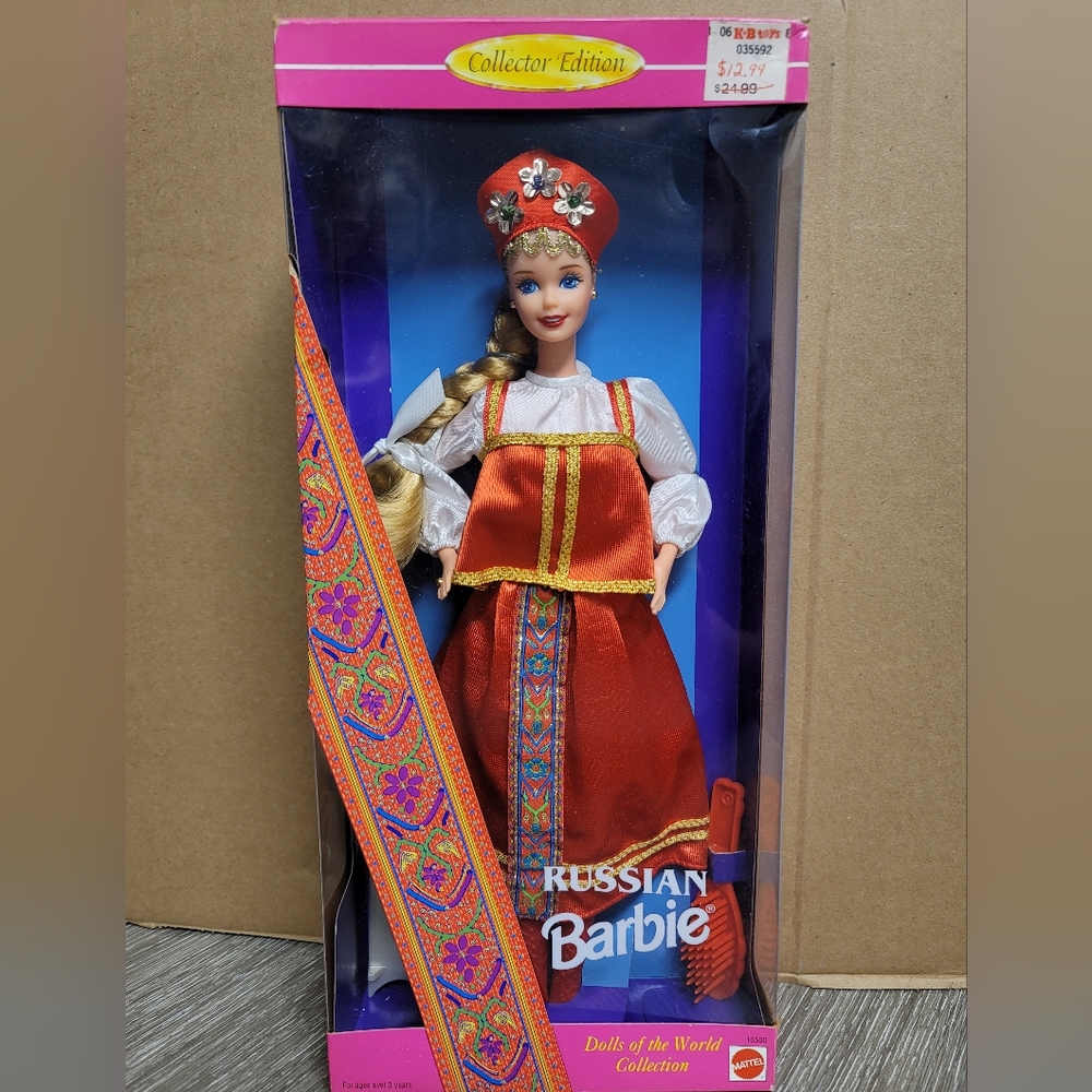 1996 Russian Barbie from the Dolls of The World Collector's Edition Doll #16500